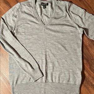 Women’s Banana Republic Merino Wool Light Gray V-Neck Sweater